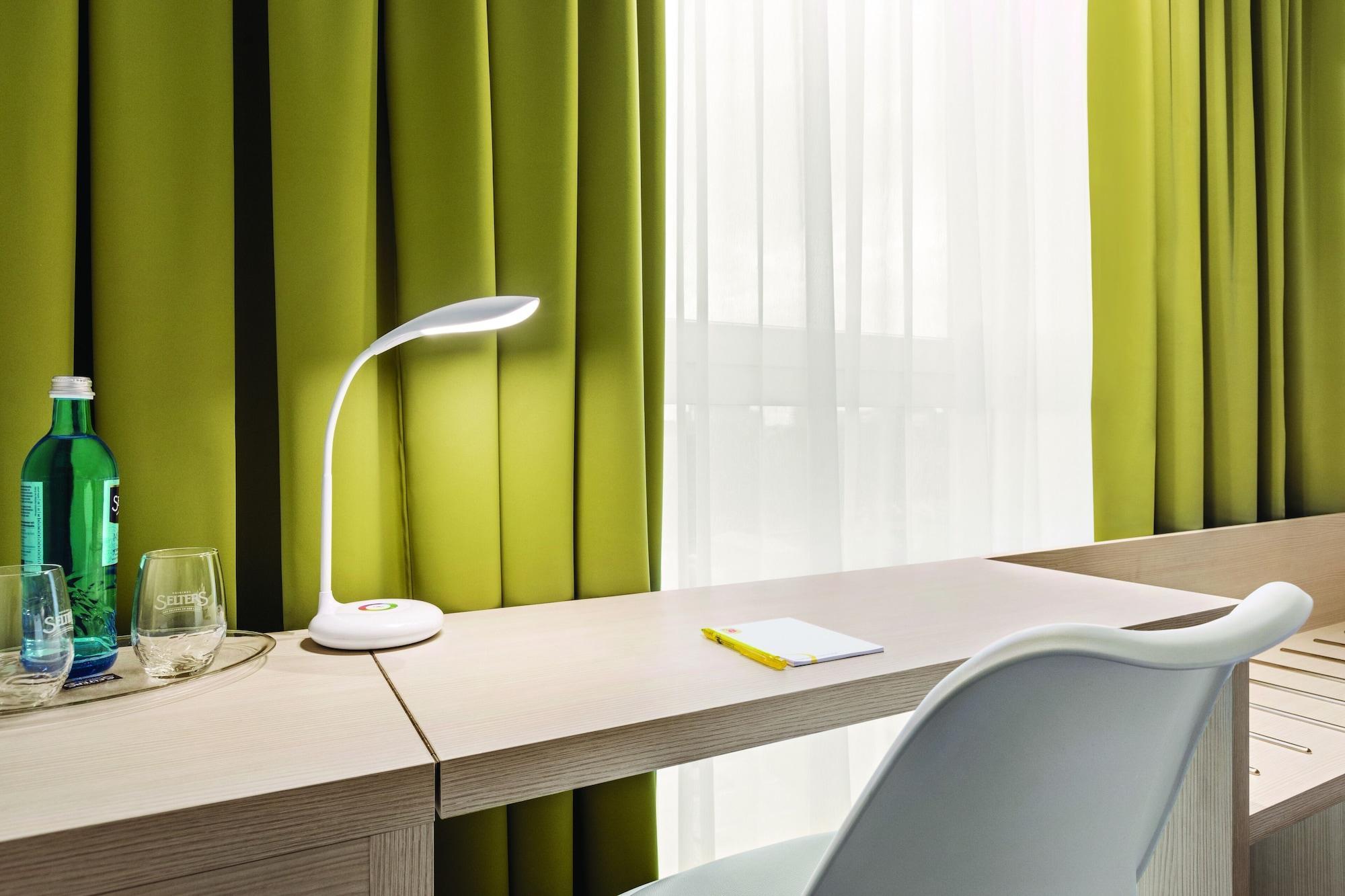 Super 8 By Wyndham Augsburg Hotell Exteriör bild