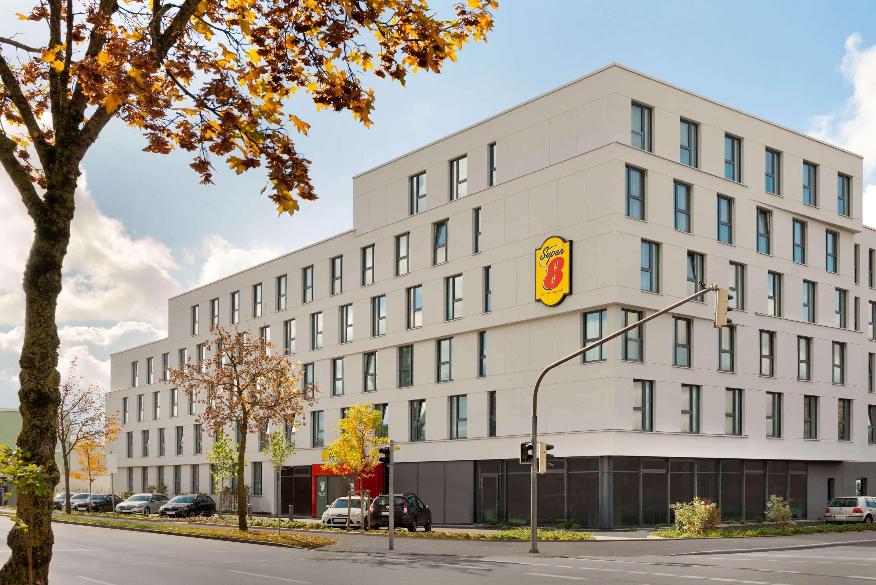 Super 8 By Wyndham Augsburg Hotell Exteriör bild